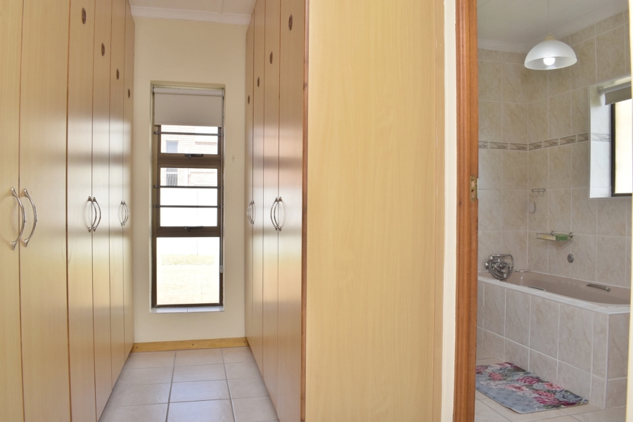 2 Bedroom Property for Sale in Struisbaai Western Cape